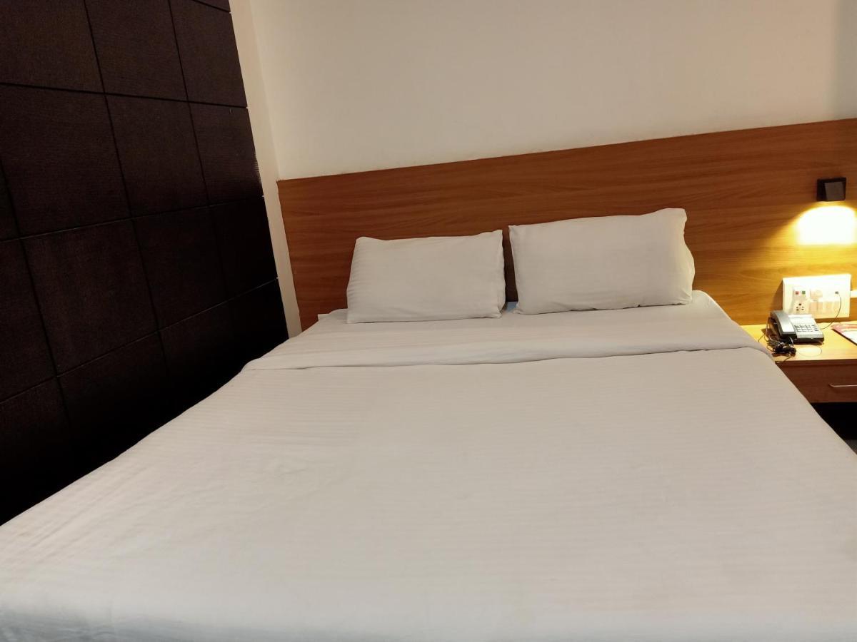 Anurag Residency Hotel Guwahati Exterior foto